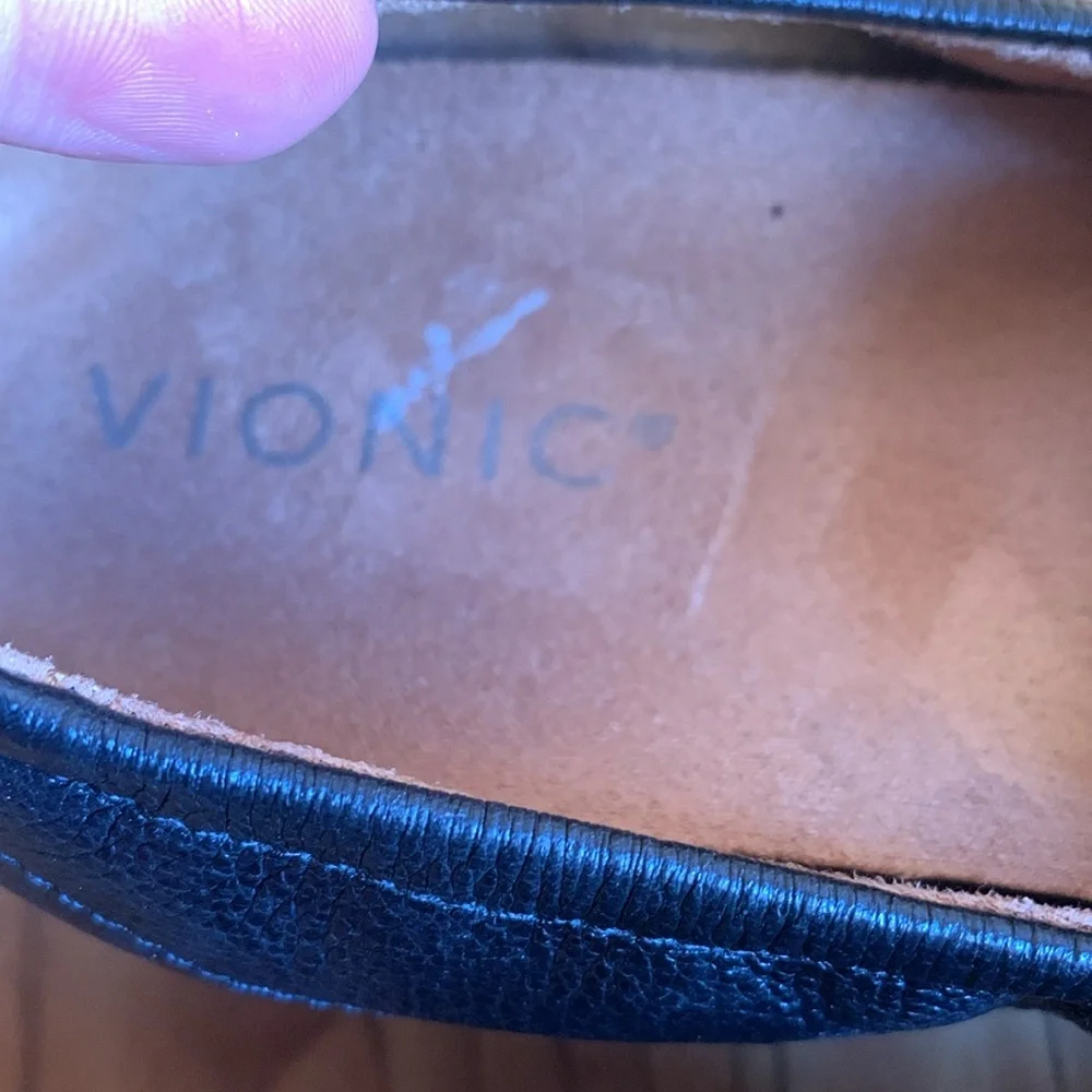 Vionic Cynthia black leather comfort chunky loafers arch support size 8-1/2 EUC